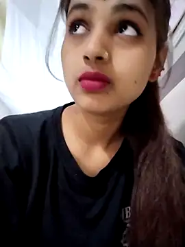 samayra1144 online show from April 12, 2026, 7:33 am