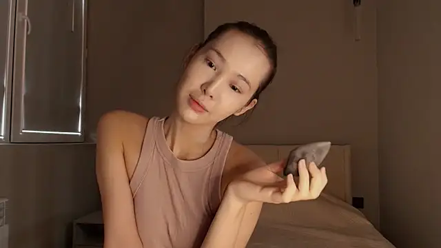 Snapshot of lilly_sweeet chatting on February 24, 2026, 5:08 am lilly sweeet online show from February 24, 2026, 5:08 am