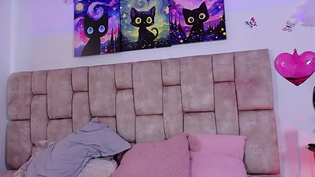 MiiaBlumm  online show from April 9, 2026, 5:52 pm