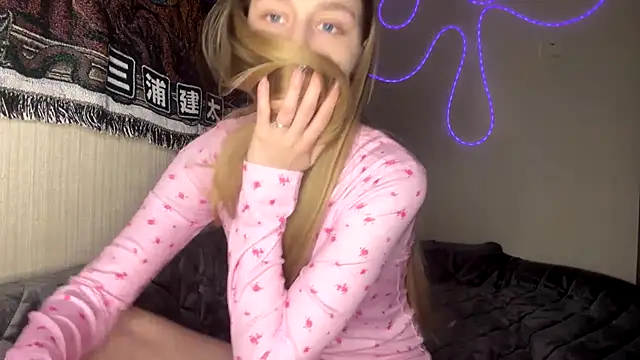 Snapshot of CassandraMur chatting on March 1, 2026, 6:30 pm CassandraMur online show from March 1, 2026, 6:30 pm