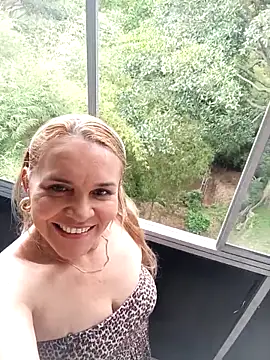 charlotte milf30 online show from February 24, 2026, 3:46 pm