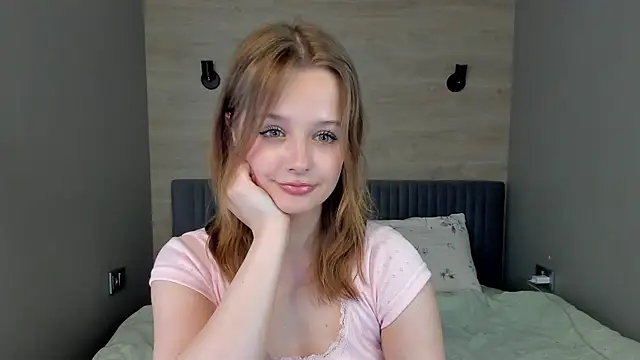 Snapshot of Mary_Phoenix chatting on June 8, 2026, 8:53 pm Mary Phoenix online show from June 8, 2026, 8:53 pm