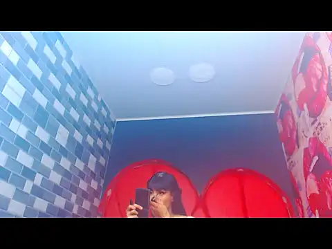 charlottxjuless online show from February 19, 2026, 2:03 pm