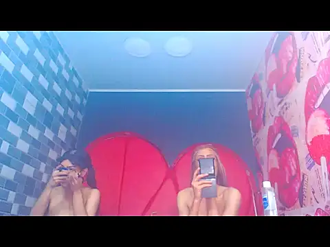 charlottxjuless online show from February 20, 2026, 2:08 pm