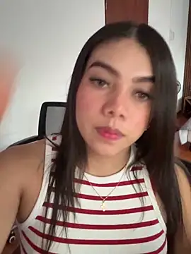 Luna rousse26 online show from March 25, 2026, 12:15 pm