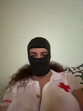 Esmeralda972 online show from February 14, 2026, 9:04 pm