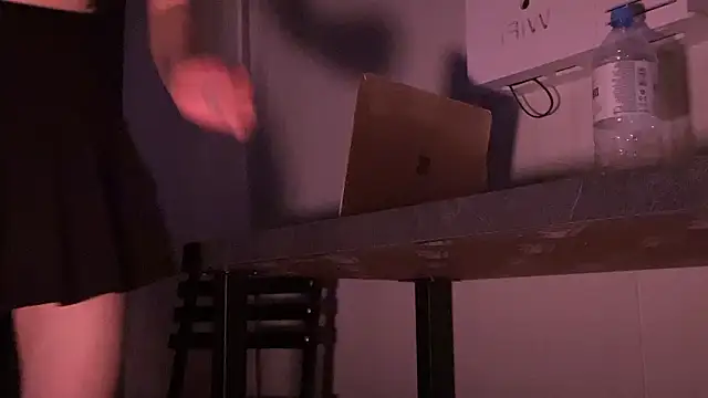 missmiroslava online show from March 4, 2026, 2:58 pm