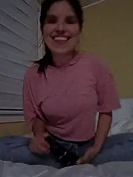 Snapshot of paradise2 chatting on February 19, 2026, 12:40 am paradise2 online show from February 19, 2026, 12:40 am