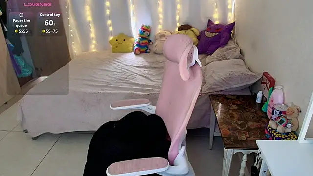 maliciaXpoison online show from April 5, 2026, 8:59 pm