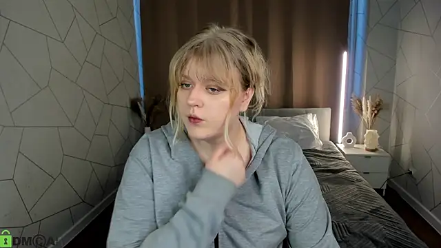 luna c0ra online show from March 21, 2026, 1:07 am