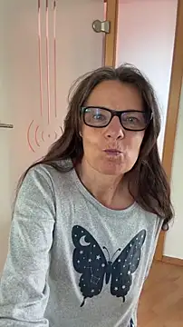 Dance Lady online show from May 17, 2026, 7:52 am