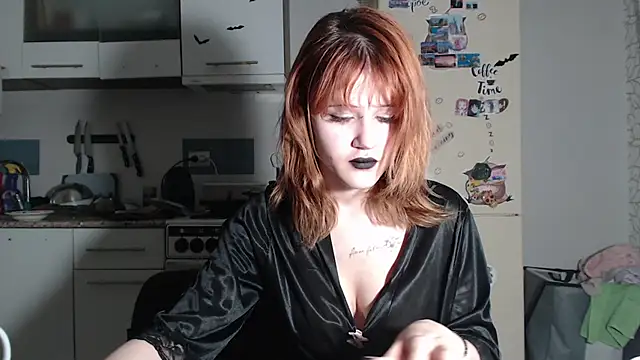 SolarAdrienne online show from March 18, 2026, 7:37 pm