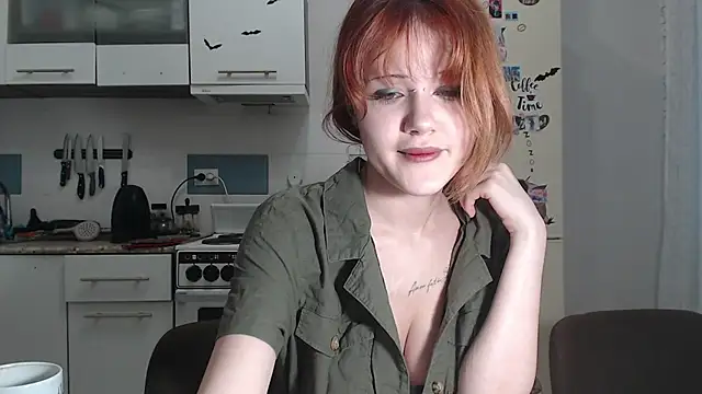 SolarAdrienne online show from March 3, 2026, 2:46 pm