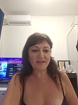 SaraGina online show from June 28, 2026, 9:10 pm
