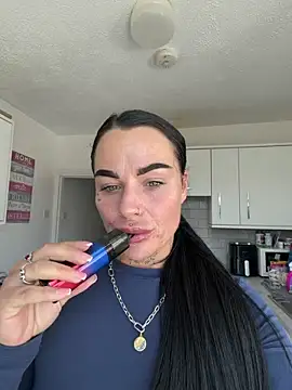 Darkfantisyx online show from April 1, 2026, 2:25 pm