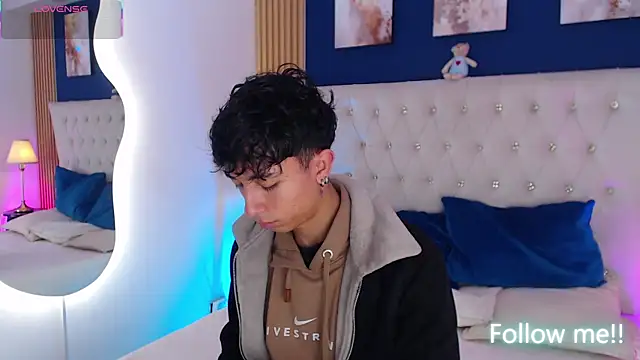 Snapshot of Aiden_Rivers_ chatting on April 24, 2026, 12:51 pm Aiden Rivers online show from April 24, 2026, 12:51 pm