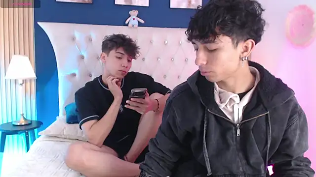 Snapshot of Aiden_Rivers_ chatting on May 6, 2026, 12:53 pm Aiden Rivers online show from May 6, 2026, 12:53 pm