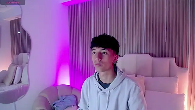 Snapshot of Aiden_Rivers_ chatting on March 1, 2026, 1:00 pm Aiden Rivers online show from March 1, 2026, 1:00 pm