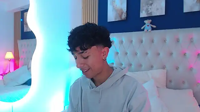 Aiden Rivers  online show from April 7, 2026, 1:13 pm