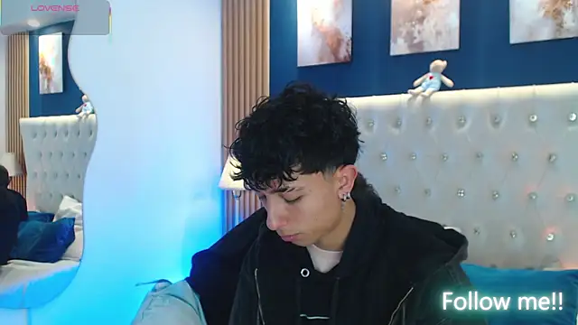 Snapshot of Aiden_Rivers_ chatting on May 11, 2026, 1:23 pm Aiden Rivers online show from May 11, 2026, 1:23 pm