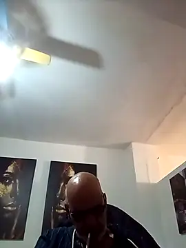 Snapshot of Milwokee chatting on February 22, 2026, 12:35 am Milwokee online show from February 22, 2026, 12:35 am