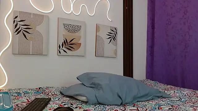 Miss Ariel online show from February 18, 2026, 4:10 am