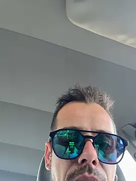 vieiratiago963 online show from July 12, 2026, 4:41 pm
