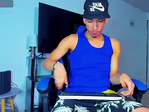 Lyam Russo online show from April 9, 2026, 5:09 am