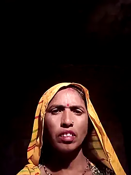 Snapshot of Hot_re83 chatting on February 28, 2026, 4:39 pm Hot re83 online show from February 28, 2026, 4:39 pm