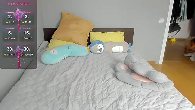 milkbrownn online show from April 8, 2026, 5:42 am