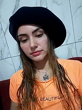 Snapshot of Larinhacat chatting on March 2, 2026, 3:51 am Larinhacat online show from March 2, 2026, 3:51 am