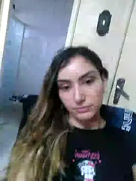 Snapshot of Larinhacat chatting on February 21, 2026, 9:17 pm Larinhacat online show from February 21, 2026, 9:17 pm