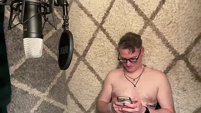 CunningColm online show from March 23, 2026, 3:28 am