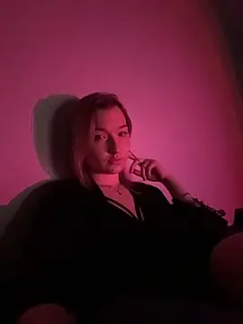 Snapshot of EmmaTurners chatting on March 6, 2026, 6:36 pm EmmaTurners online show from March 6, 2026, 6:36 pm