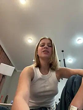 Eva Leen online show from February 26, 2026, 4:07 pm