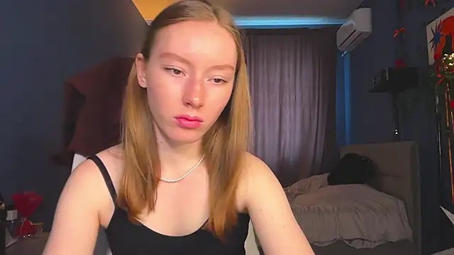 Anna Kare online show from April 19, 2026, 1:12 pm