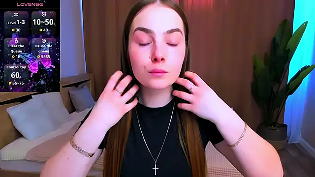 Maddy Wood  online show from March 18, 2026, 2:52 pm