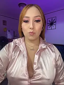 Kiarhatrixie1 online show from March 30, 2026, 4:19 pm