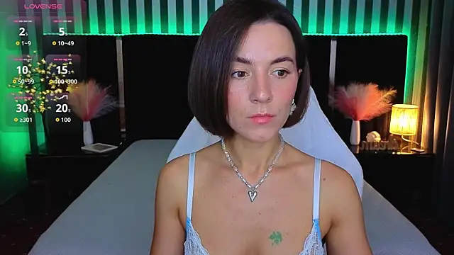 Snapshot of GracefulMichelle chatting on June 4, 2026, 6:56 pm GracefulMichelle online show from June 4, 2026, 6:56 pm