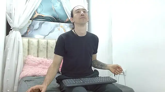 Dilan Lust online show from February 24, 2026, 11:44 am