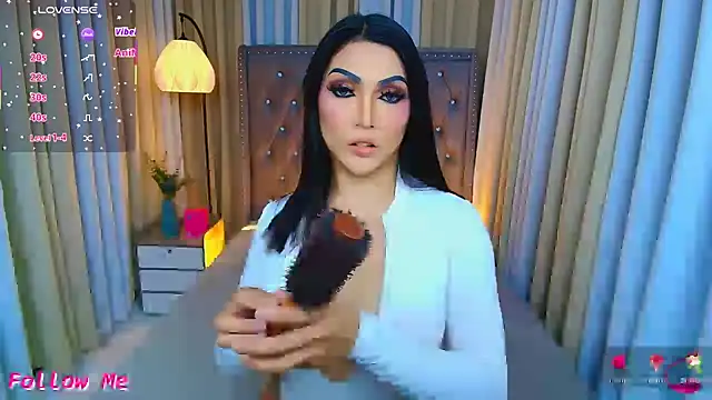 Laureen Hilton online show from April 12, 2026, 3:15 pm