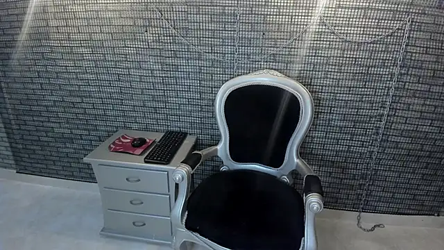 hillary bigbutt online show from April 9, 2026, 2:01 pm