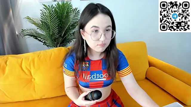 leylamirage online show from July 6, 2026, 12:23 pm