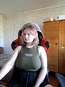 Snapshot of chupep_suchka chatting on February 22, 2026, 4:48 am chupep suchka online show from February 22, 2026, 4:48 am