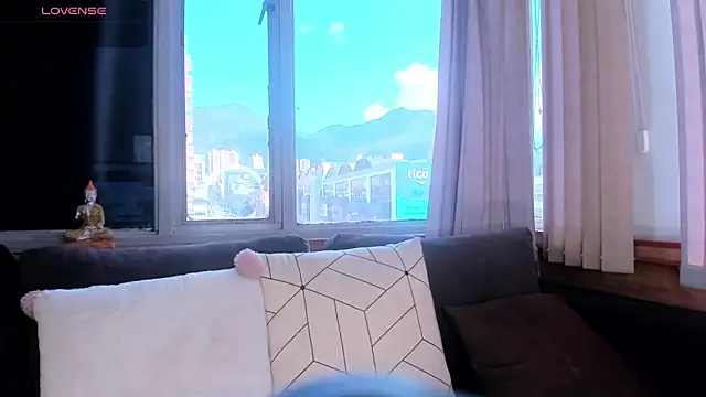 kendra crow  online show from February 26, 2026, 7:14 pm