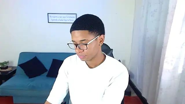 liiam3 online show from February 25, 2026, 8:52 pm