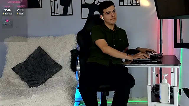 Snapshot of nico_pelusa chatting on February 28, 2026, 7:57 pm nico pelusa online show from February 28, 2026, 7:57 pm