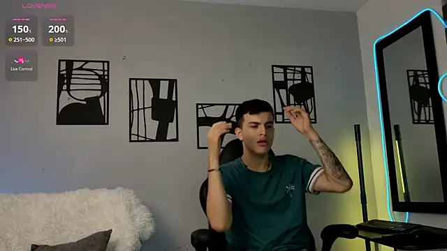 nico pelusa online show from April 10, 2026, 10:33 am