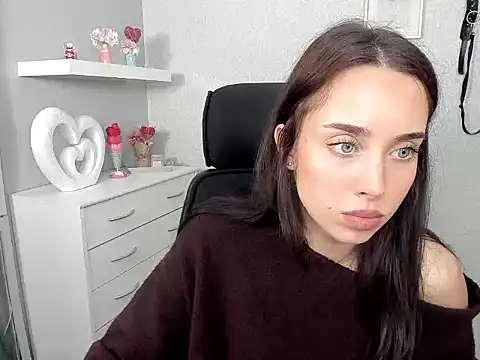 AdeleSolo online show from March 31, 2026, 5:42 am