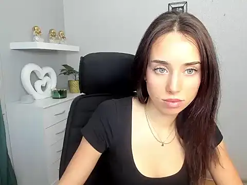 AdeleSolo online show from February 24, 2026, 6:36 am